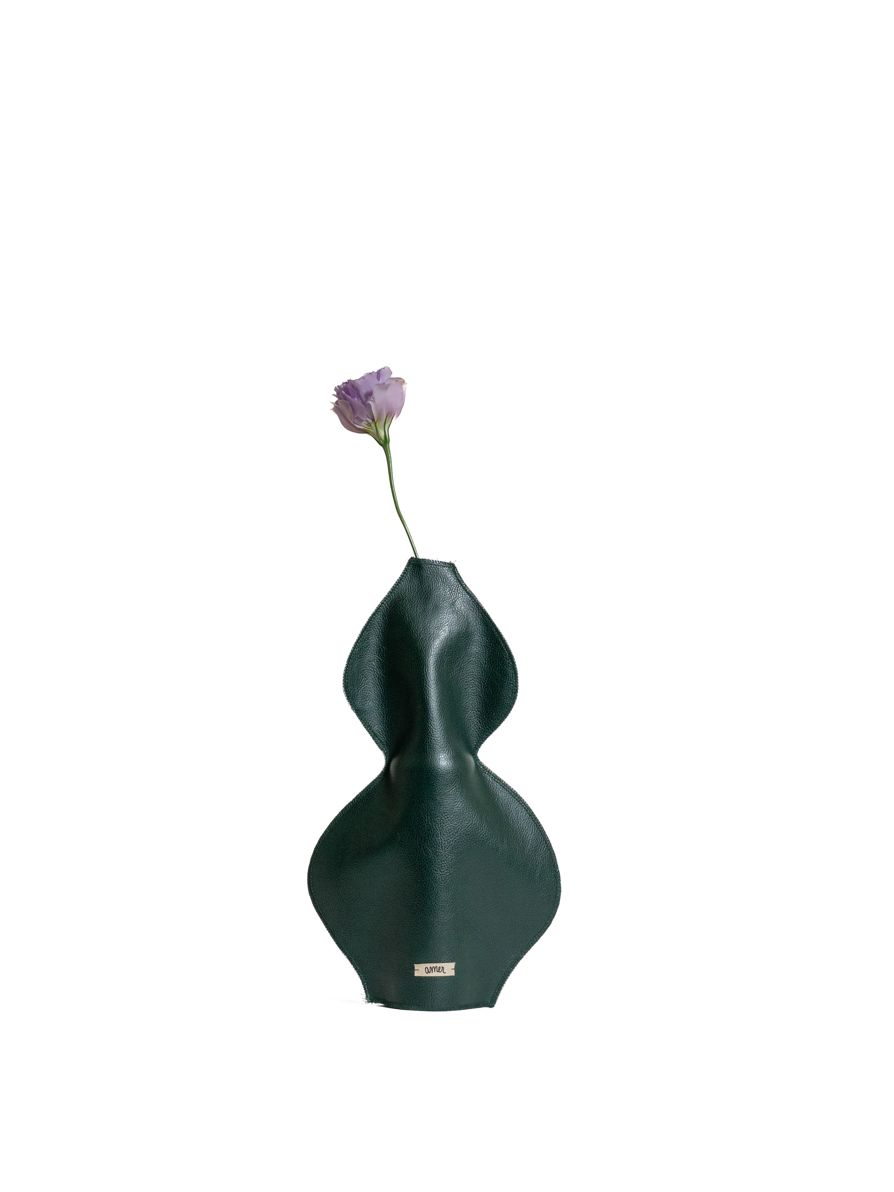 The Curved Face Vase - Green