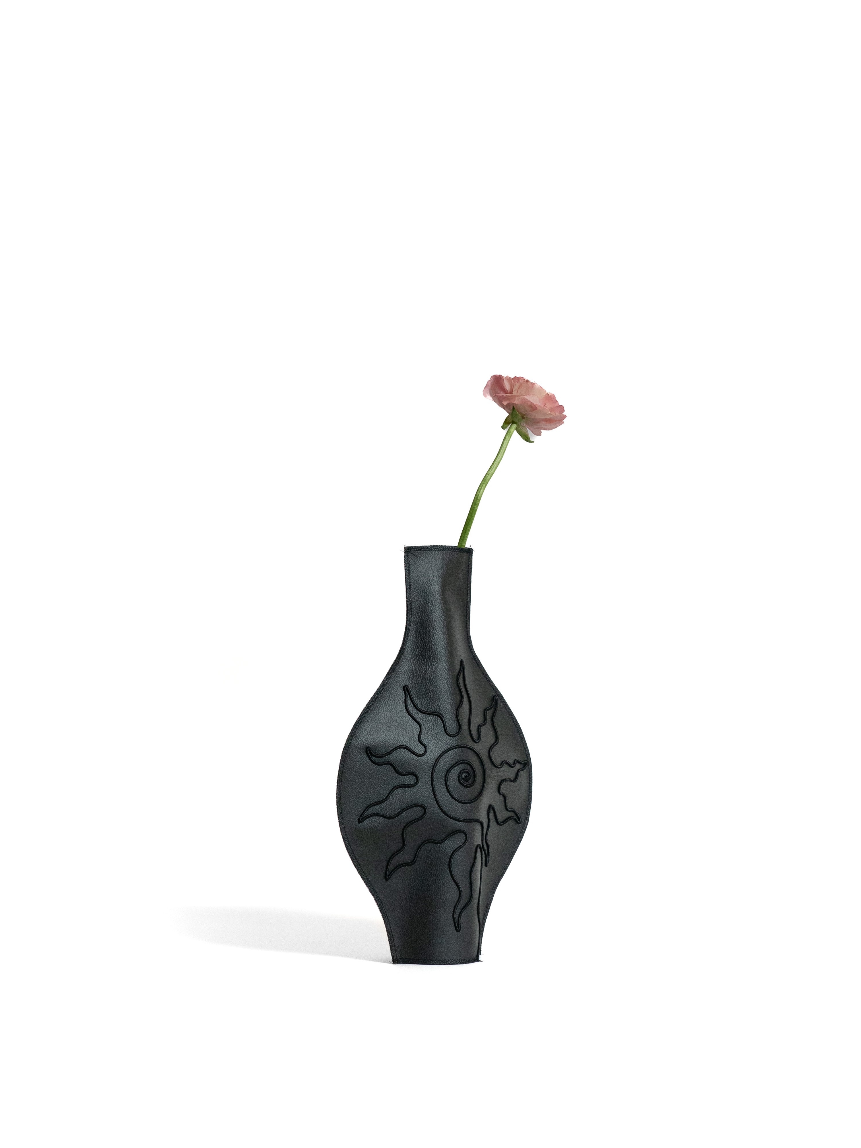 The Sun Vase - Black