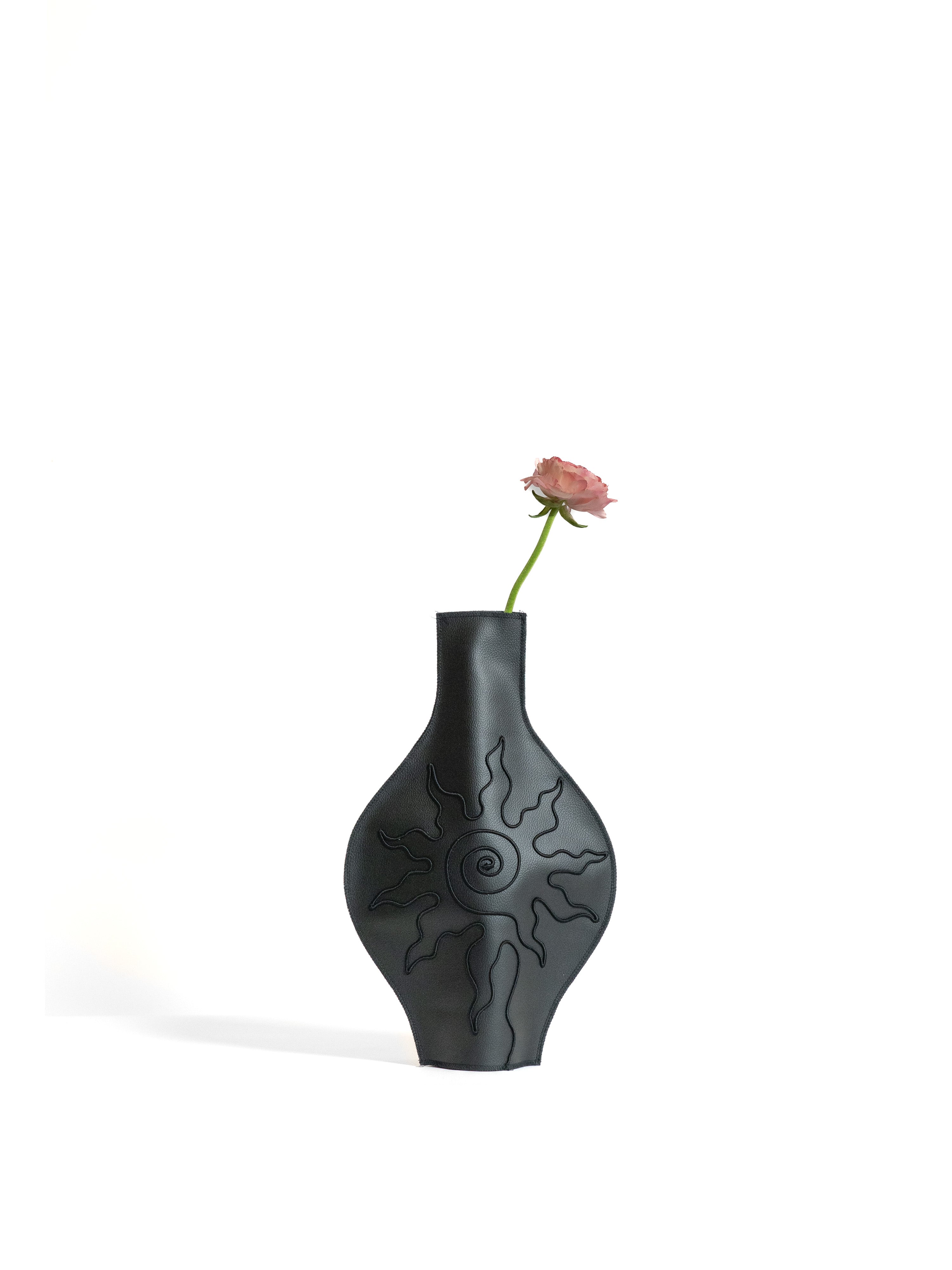 The Sun Vase - Black